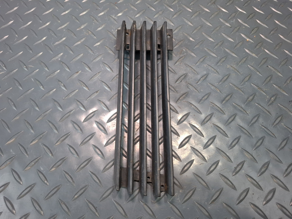1994-1997 BMW E31 840Ci Front Left & Right Bumper Air Grille Insert Set of 2