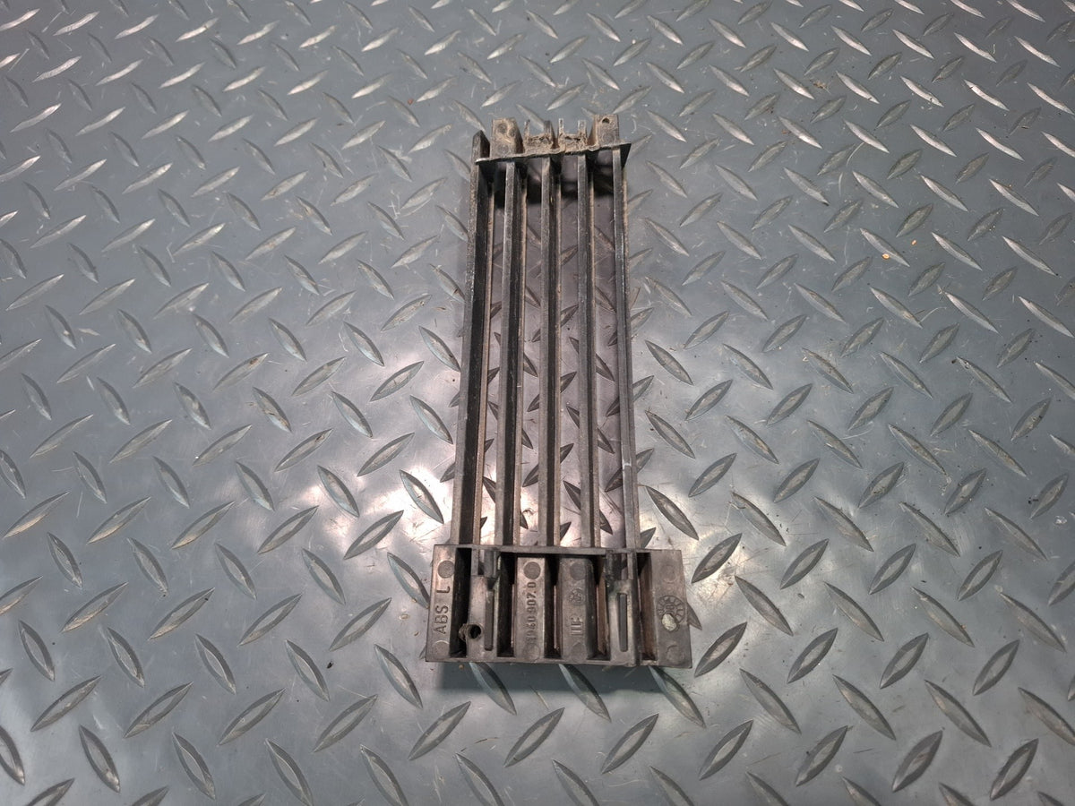 1994-1997 BMW E31 840Ci Front Left & Right Bumper Air Grille Insert Set of 2