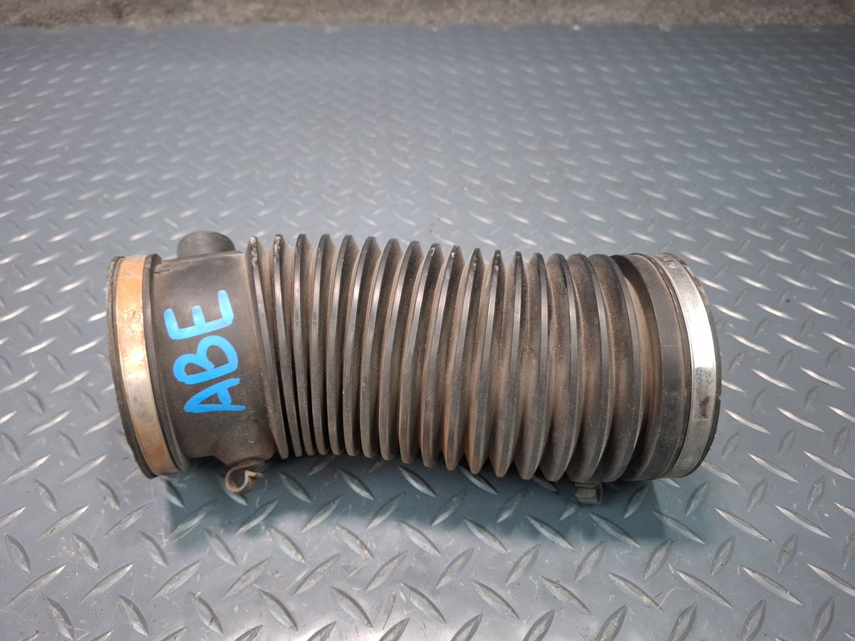 1994-1997 BMW E31 840Ci Air Intake Cleaner Rubber Boot Hose Line 1702112