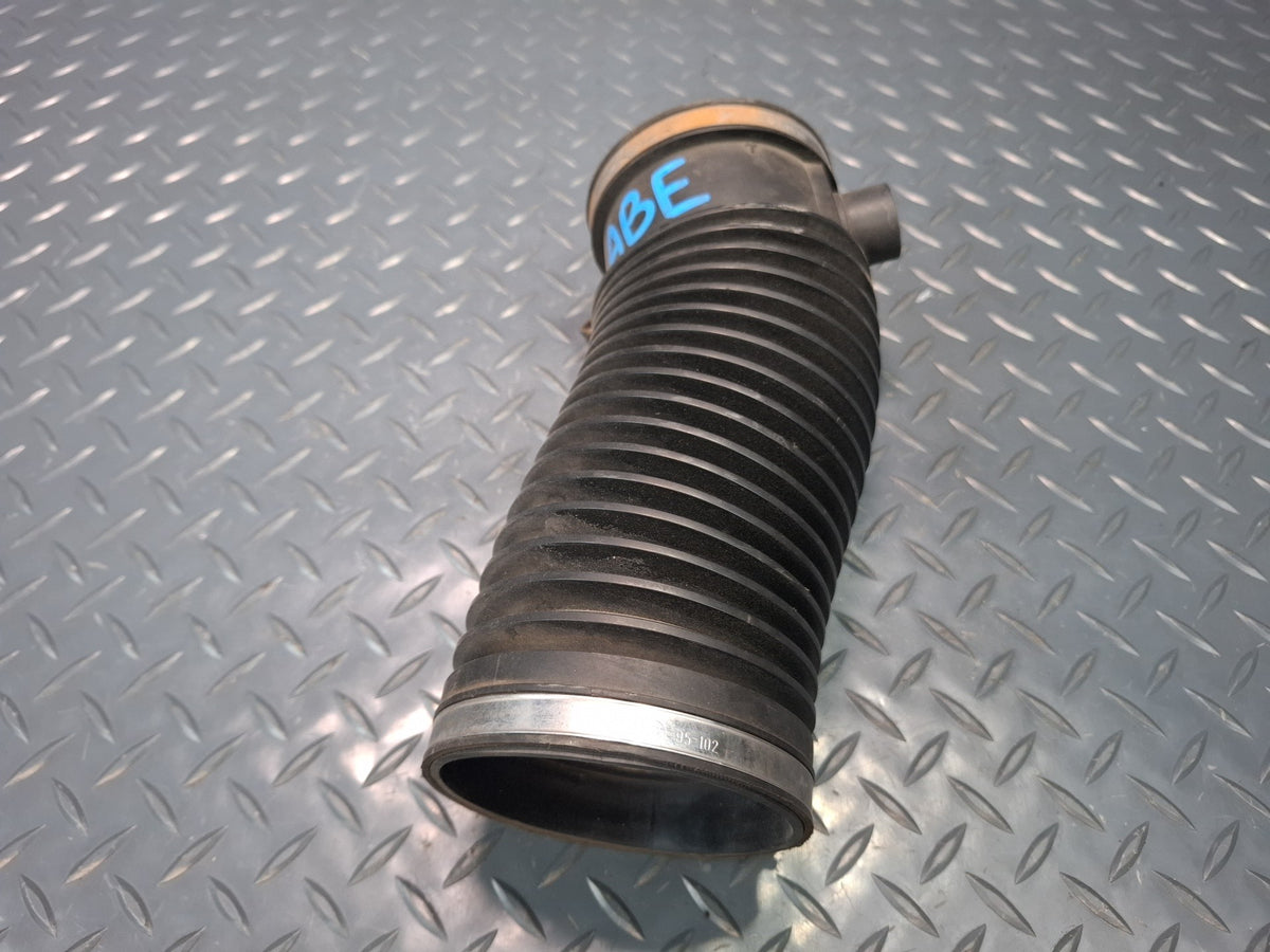 1994-1997 BMW E31 840Ci Air Intake Cleaner Rubber Boot Hose Line 1702112