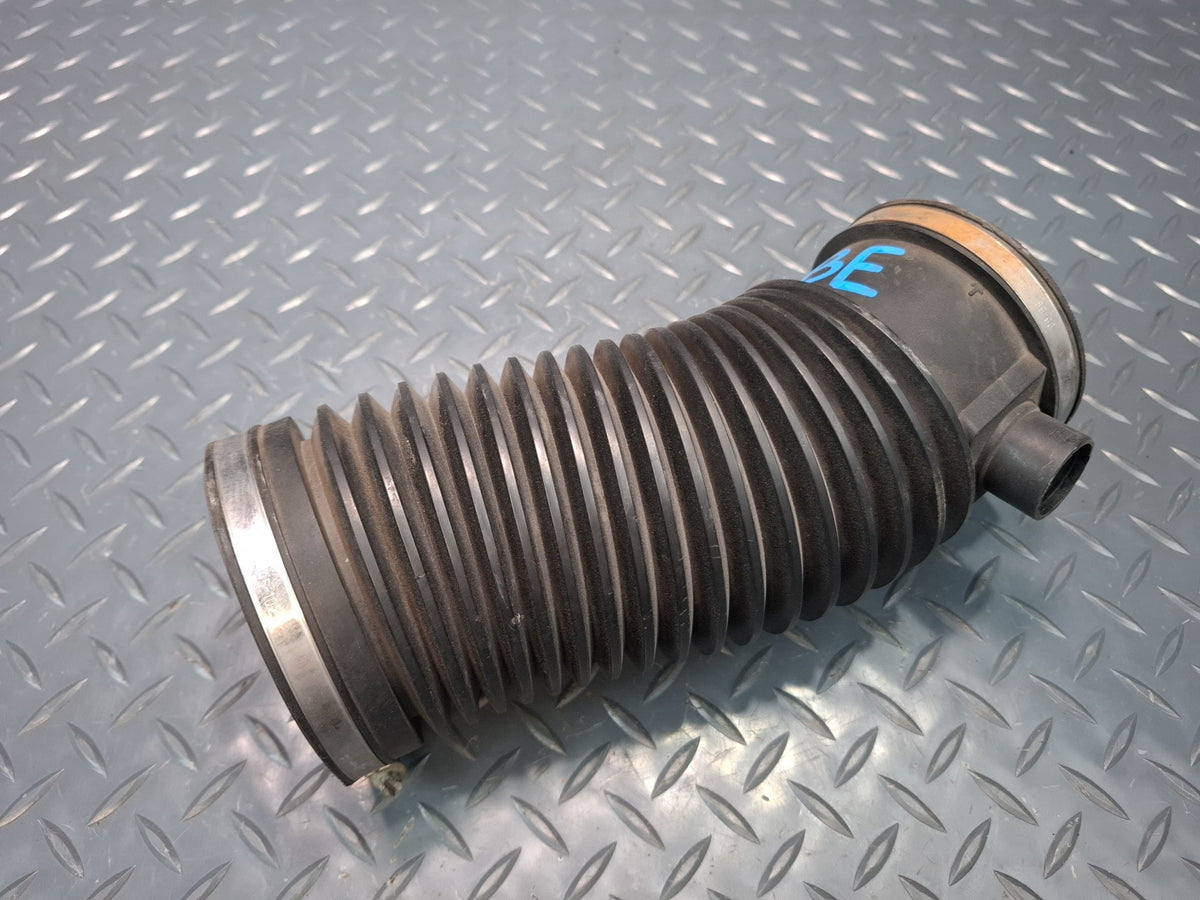 1994-1997 BMW E31 840Ci Air Intake Cleaner Rubber Boot Hose Line 1702112