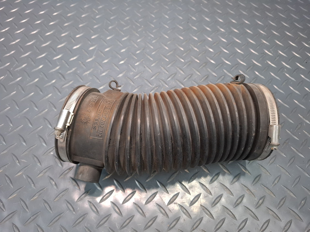 1994-1997 BMW E31 840Ci Air Intake Cleaner Rubber Boot Hose Line 1702112