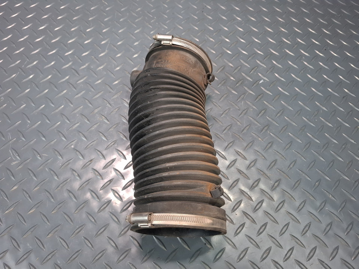 1994-1997 BMW E31 840Ci Air Intake Cleaner Rubber Boot Hose Line 1702112