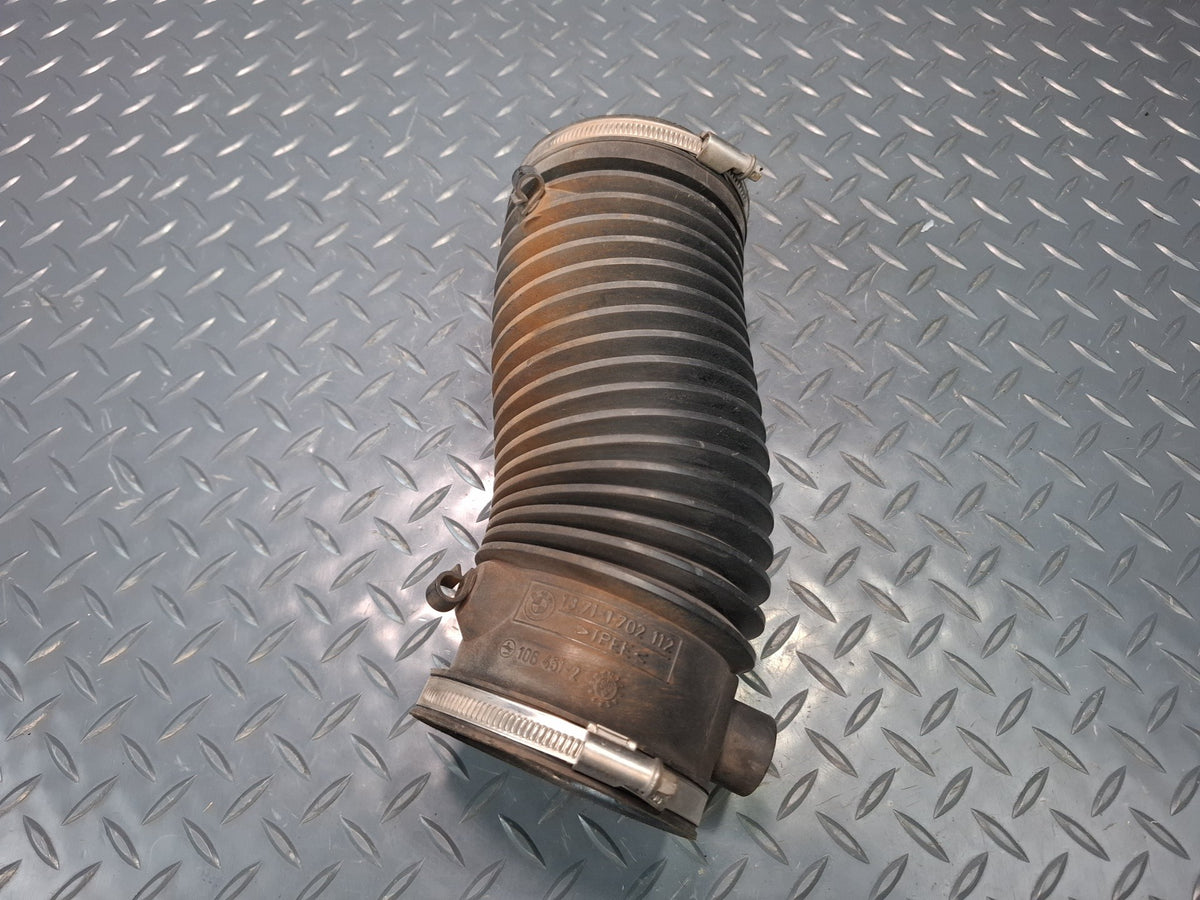 1994-1997 BMW E31 840Ci Air Intake Cleaner Rubber Boot Hose Line 1702112