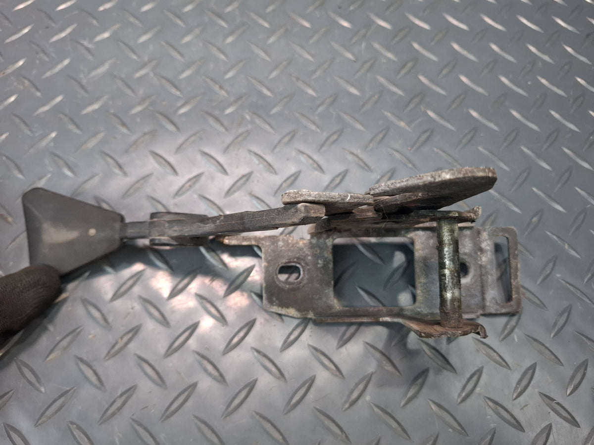 1994-1997 BMW E31 840Ci Front Left & Right Hood Lock Latch Catch Set