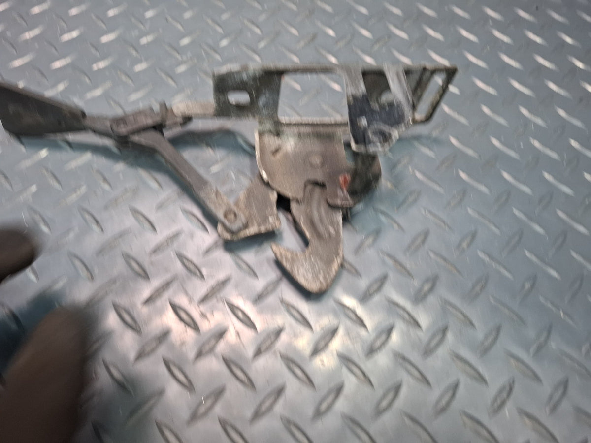 1994-1997 BMW E31 840Ci Front Left & Right Hood Lock Latch Catch Set