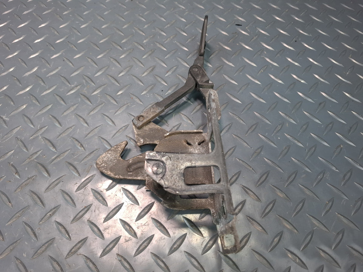 1994-1997 BMW E31 840Ci Front Left & Right Hood Lock Latch Catch Set