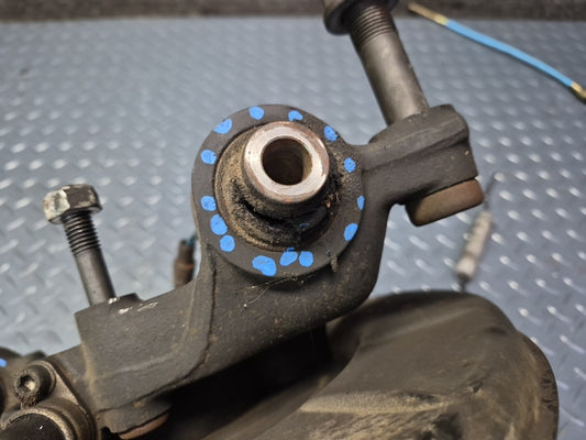 1994-1997 BMW E31 840Ci RWD Rear Left Knuckle Wheel Hub Bearing Damaged