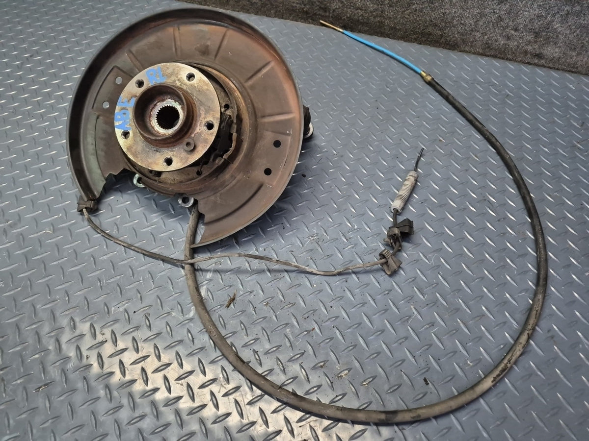 1994-1997 BMW E31 840Ci RWD Rear Left Knuckle Wheel Hub Bearing Damaged