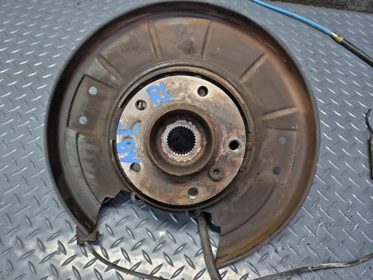 1994-1997 BMW E31 840Ci RWD Rear Left Knuckle Wheel Hub Bearing Damaged
