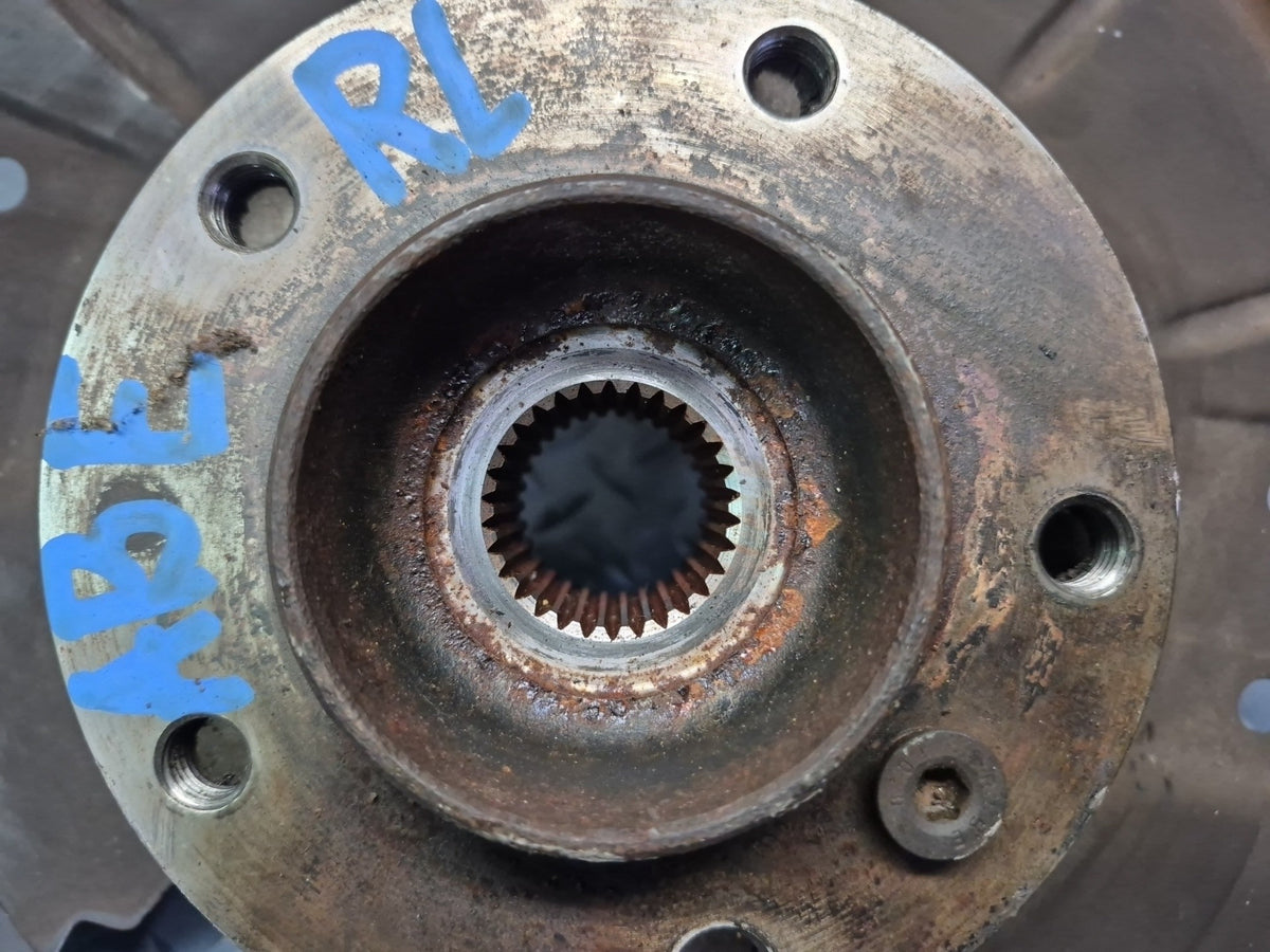 1994-1997 BMW E31 840Ci RWD Rear Left Knuckle Wheel Hub Bearing Damaged