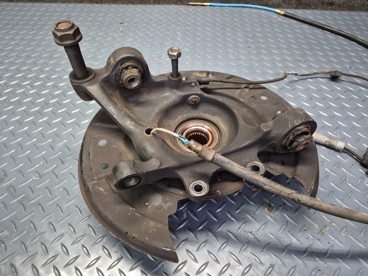 1994-1997 BMW E31 840Ci RWD Rear Left Knuckle Wheel Hub Bearing Damaged