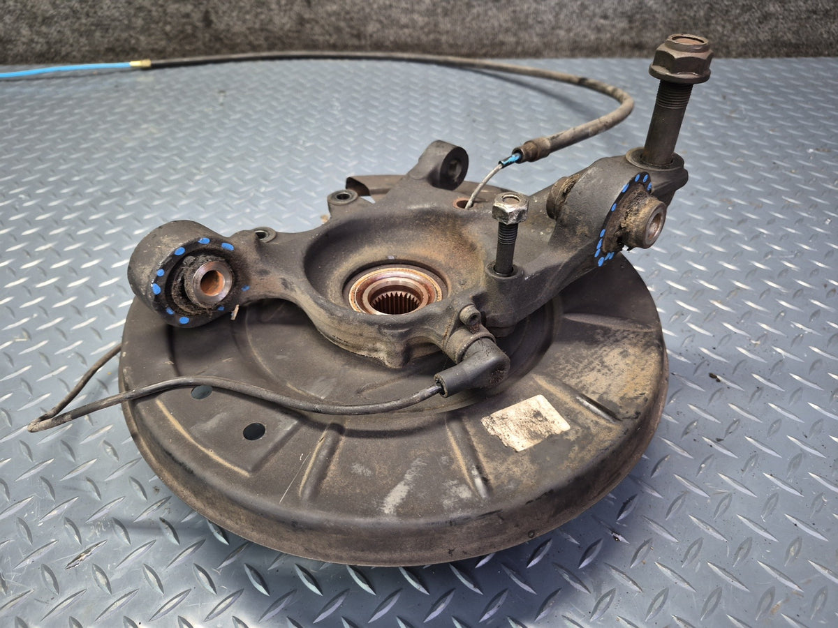 1994-1997 BMW E31 840Ci RWD Rear Left Knuckle Wheel Hub Bearing Damaged