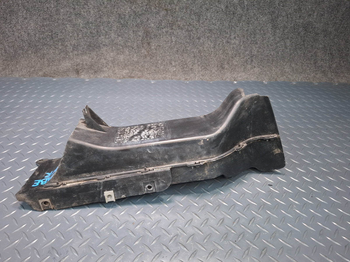 1994-1997 BMW E31 840Ci Front Right Air Intake Duct Tube 7153784