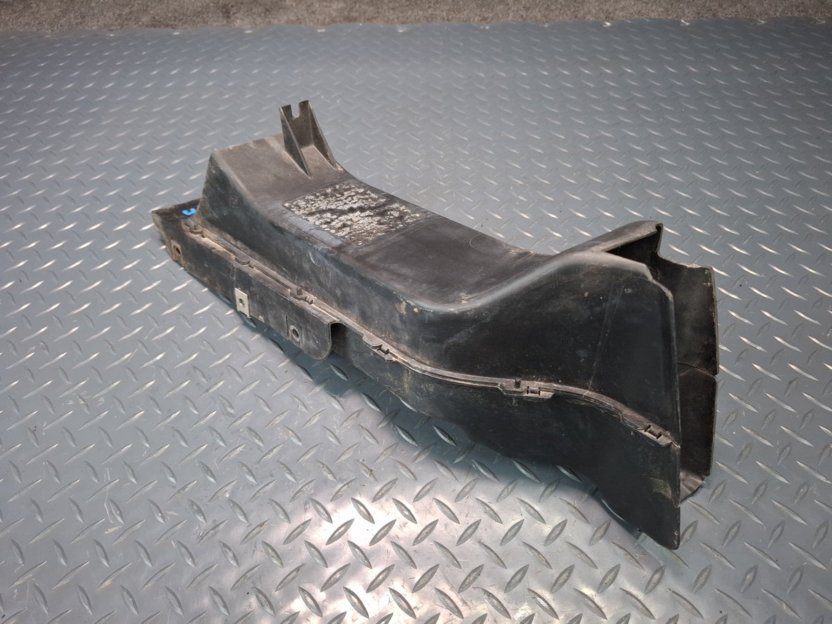 1994-1997 BMW E31 840Ci Front Right Air Intake Duct Tube 7153784