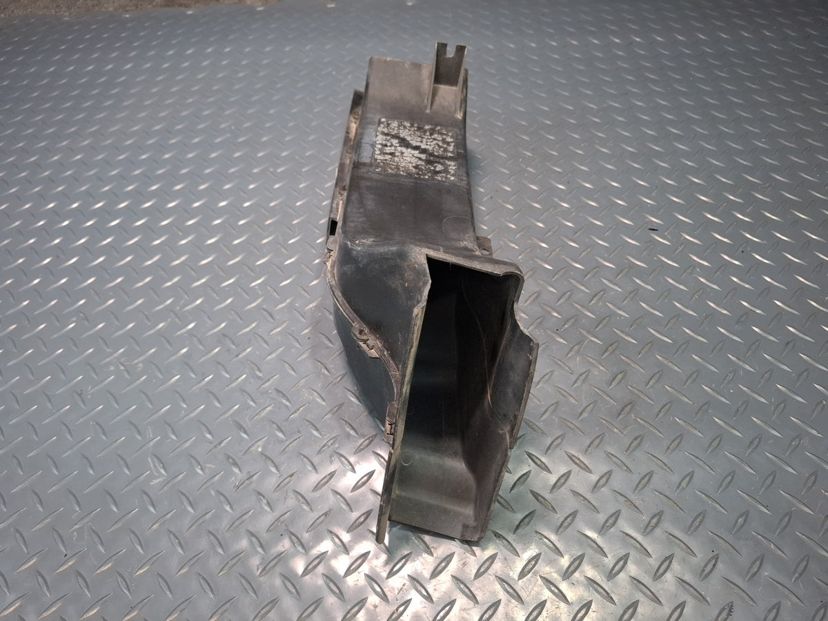 1994-1997 BMW E31 840Ci Front Right Air Intake Duct Tube 7153784