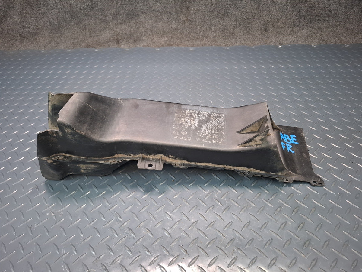 1994-1997 BMW E31 840Ci Front Right Air Intake Duct Tube 7153784