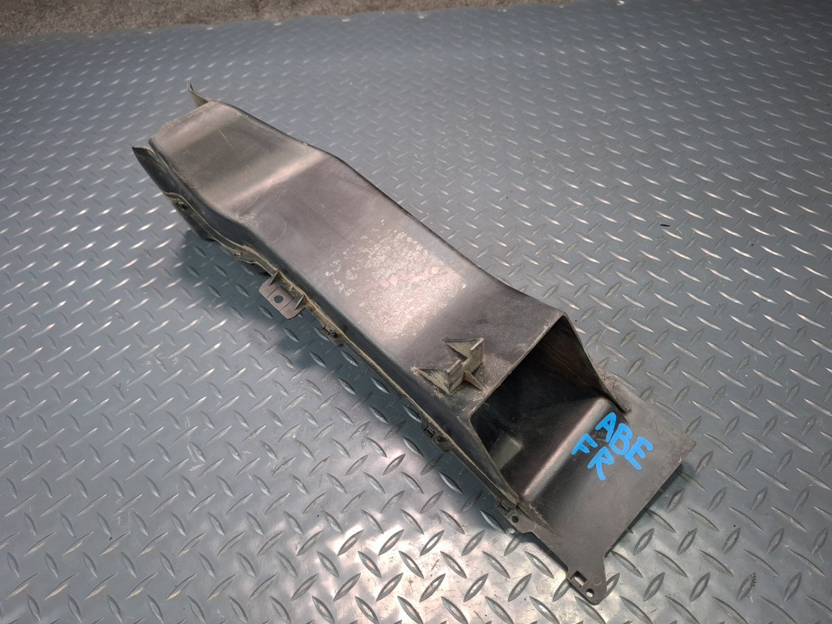 1994-1997 BMW E31 840Ci Front Right Air Intake Duct Tube 7153784