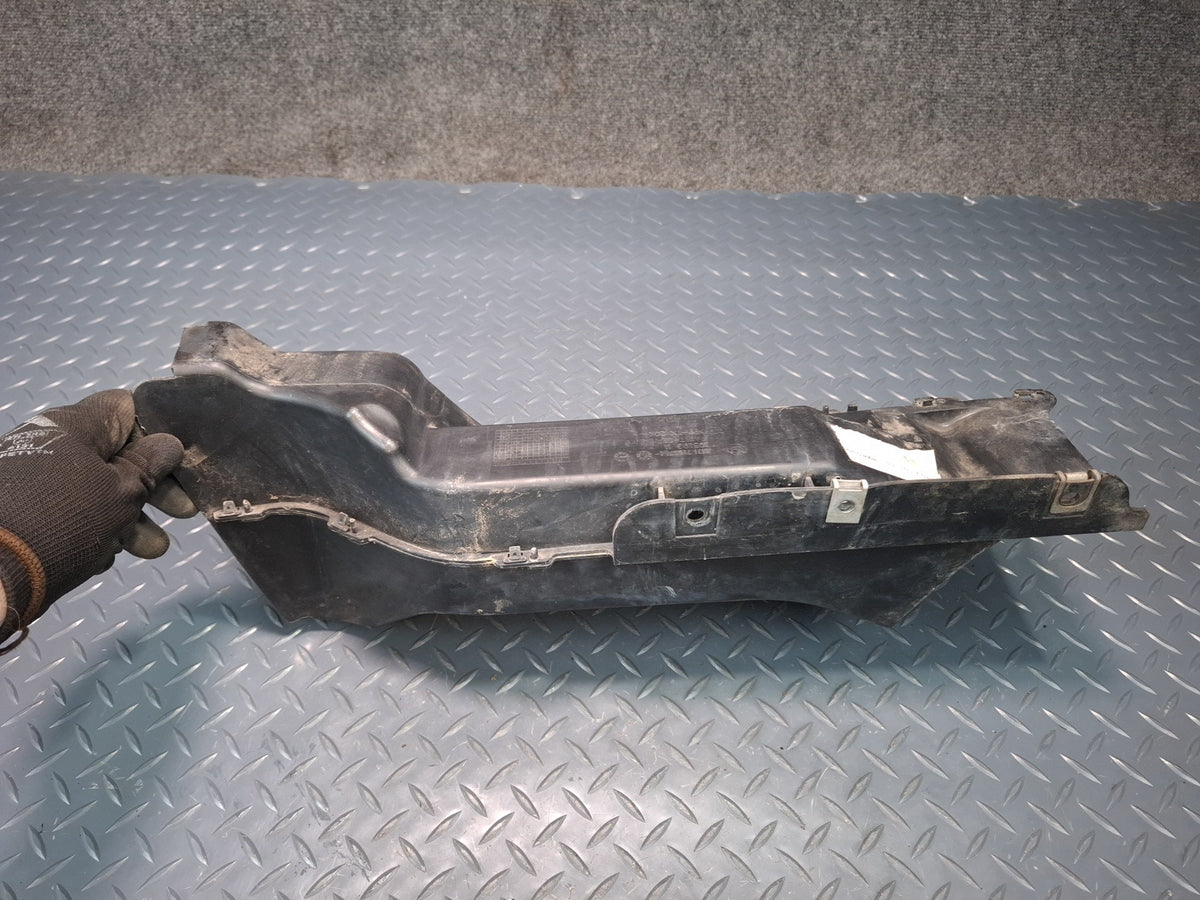 1994-1997 BMW E31 840Ci Front Right Air Intake Duct Tube 7153784
