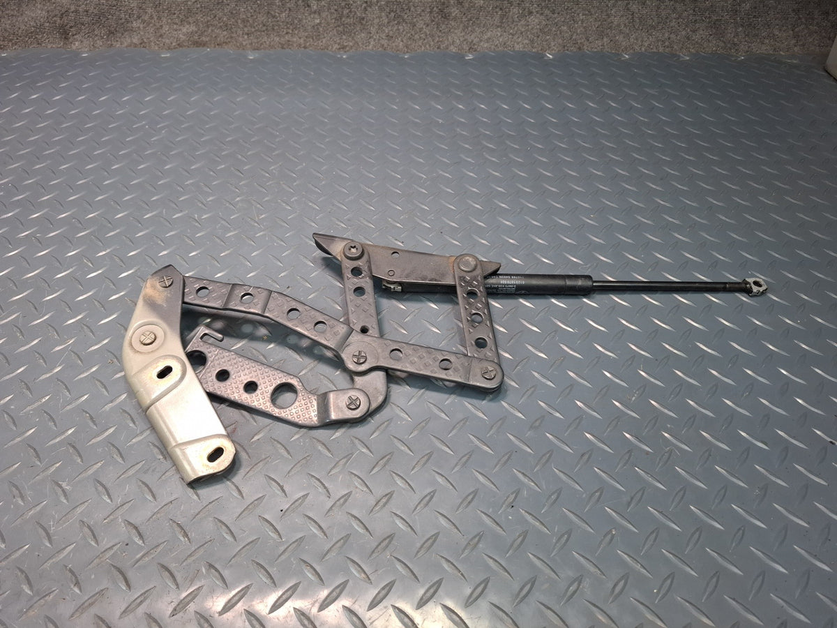 1994-1997 BMW E31 840Ci Front Left & Right Hood Hinge w Shock Support Set