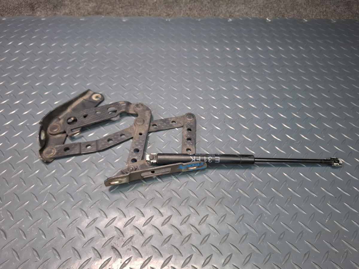 1994-1997 BMW E31 840Ci Front Left & Right Hood Hinge w Shock Support Set