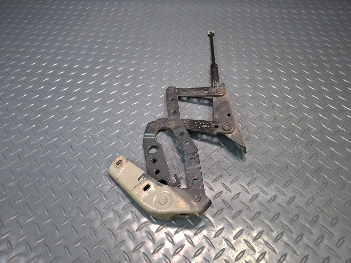 1994-1997 BMW E31 840Ci Front Left & Right Hood Hinge w Shock Support Set