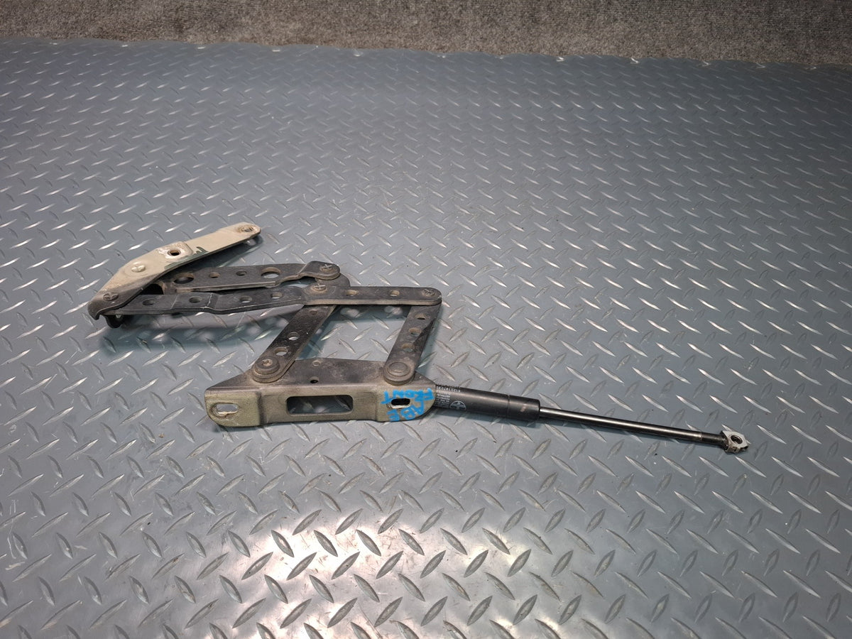 1994-1997 BMW E31 840Ci Front Left & Right Hood Hinge w Shock Support Set