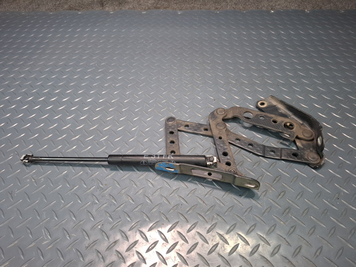 1994-1997 BMW E31 840Ci Front Left & Right Hood Hinge w Shock Support Set