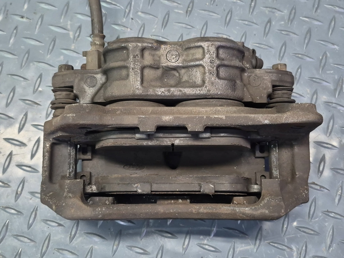 02-05 Ford Thunderbird Set of 2 Front Left & Right Brake Caliper OEM
