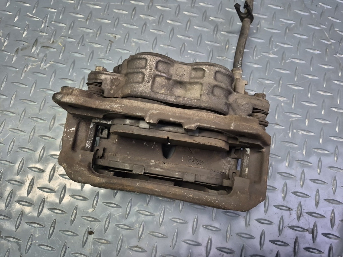02-05 Ford Thunderbird Set of 2 Front Left & Right Brake Caliper OEM