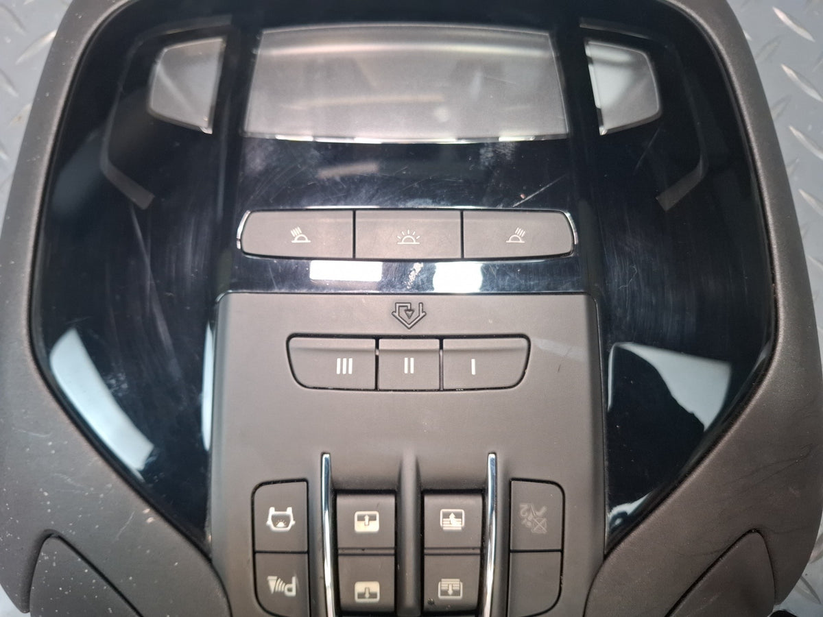 2017-2020 Maserati Levante M161 Overhead Console Dome Reading Light w Homelink