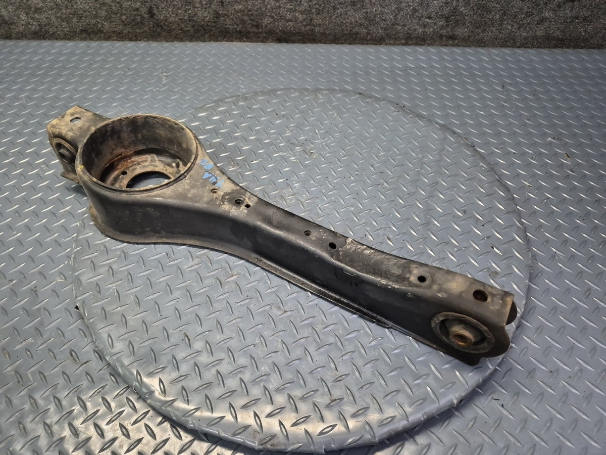 93-99 Toyota Hiace KZH106W 4WD Set of 2 Rear Right Lower & Upper Control Arm OEM