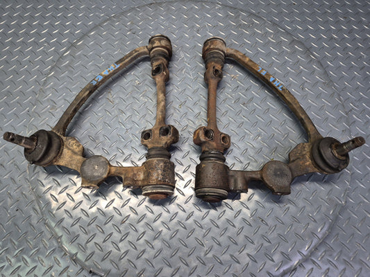 93-95 Toyota Hiace KZH106W 4WD Set of 2 Front Left & Right Upper Control Arm OEM
