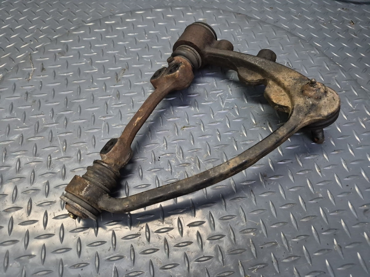 93-95 Toyota Hiace KZH106W 4WD Set of 2 Front Left & Right Upper Control Arm OEM