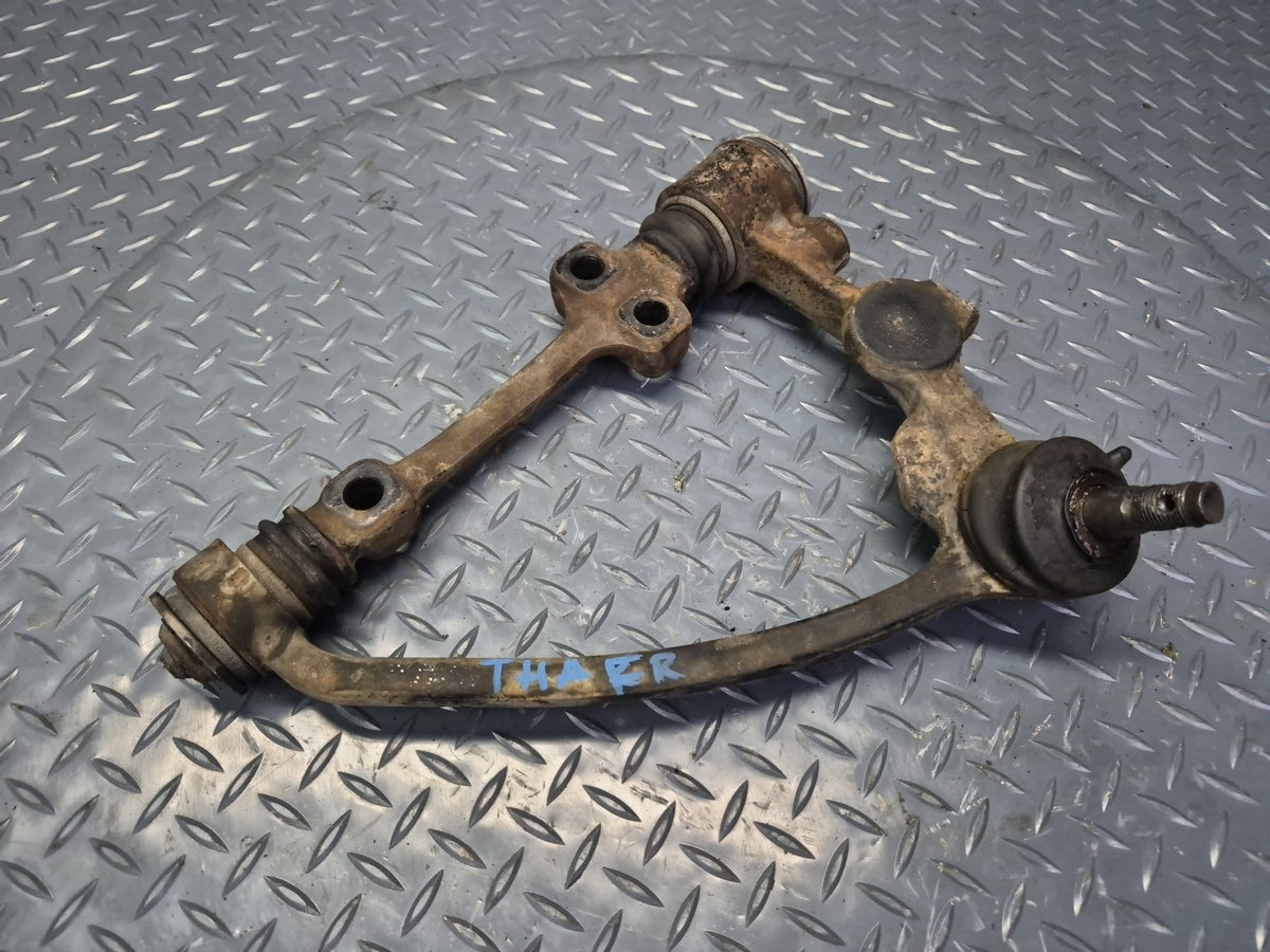 93-95 Toyota Hiace KZH106W 4WD Set of 2 Front Left & Right Upper Control Arm OEM