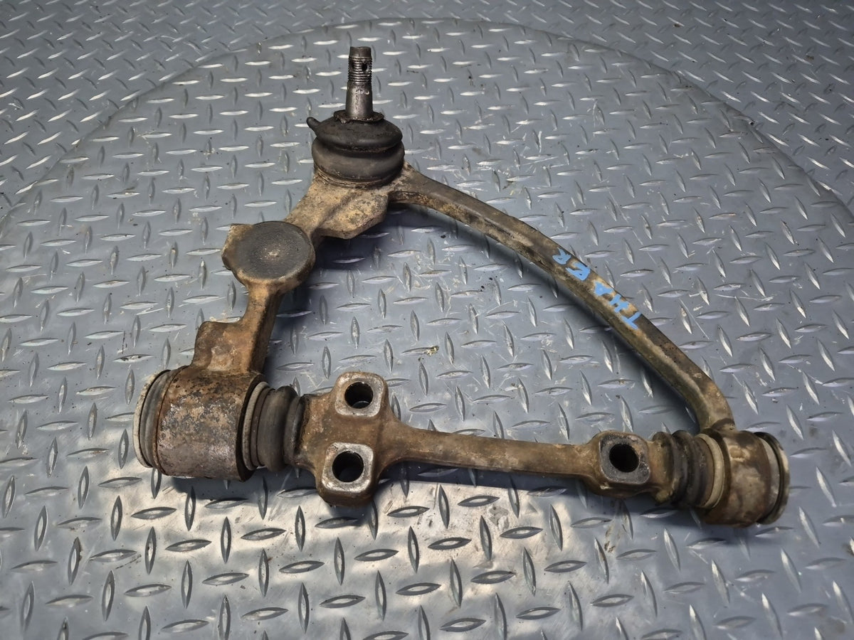 93-95 Toyota Hiace KZH106W 4WD Set of 2 Front Left & Right Upper Control Arm OEM