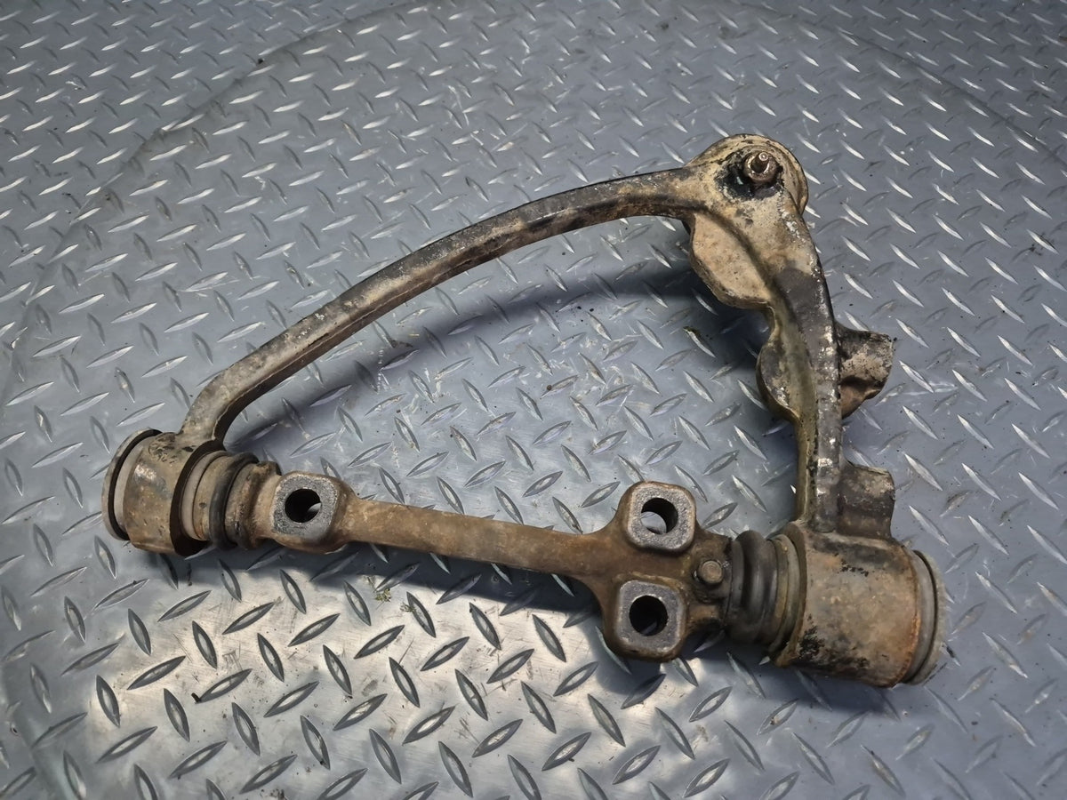 93-95 Toyota Hiace KZH106W 4WD Set of 2 Front Left & Right Upper Control Arm OEM