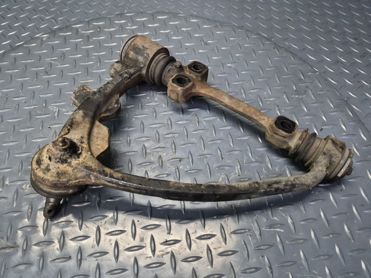 93-95 Toyota Hiace KZH106W 4WD Set of 2 Front Left & Right Upper Control Arm OEM