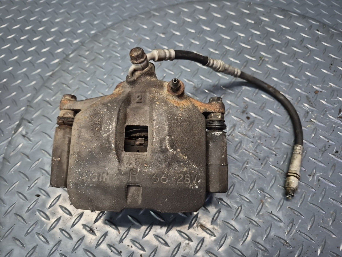 93-96 Toyota Hiace KZH106W 4WD Set of 2 Front Left & Right Brake Caliper OEM