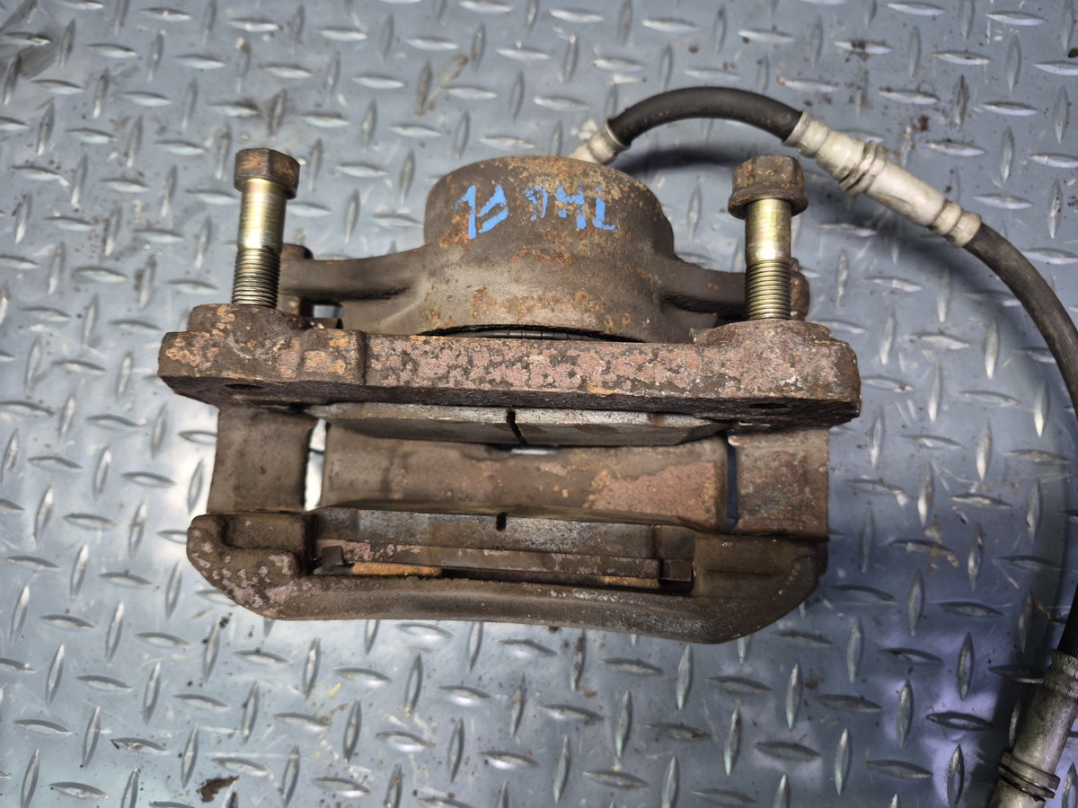 93-96 Toyota Hiace KZH106W 4WD Set of 2 Front Left & Right Brake Caliper OEM