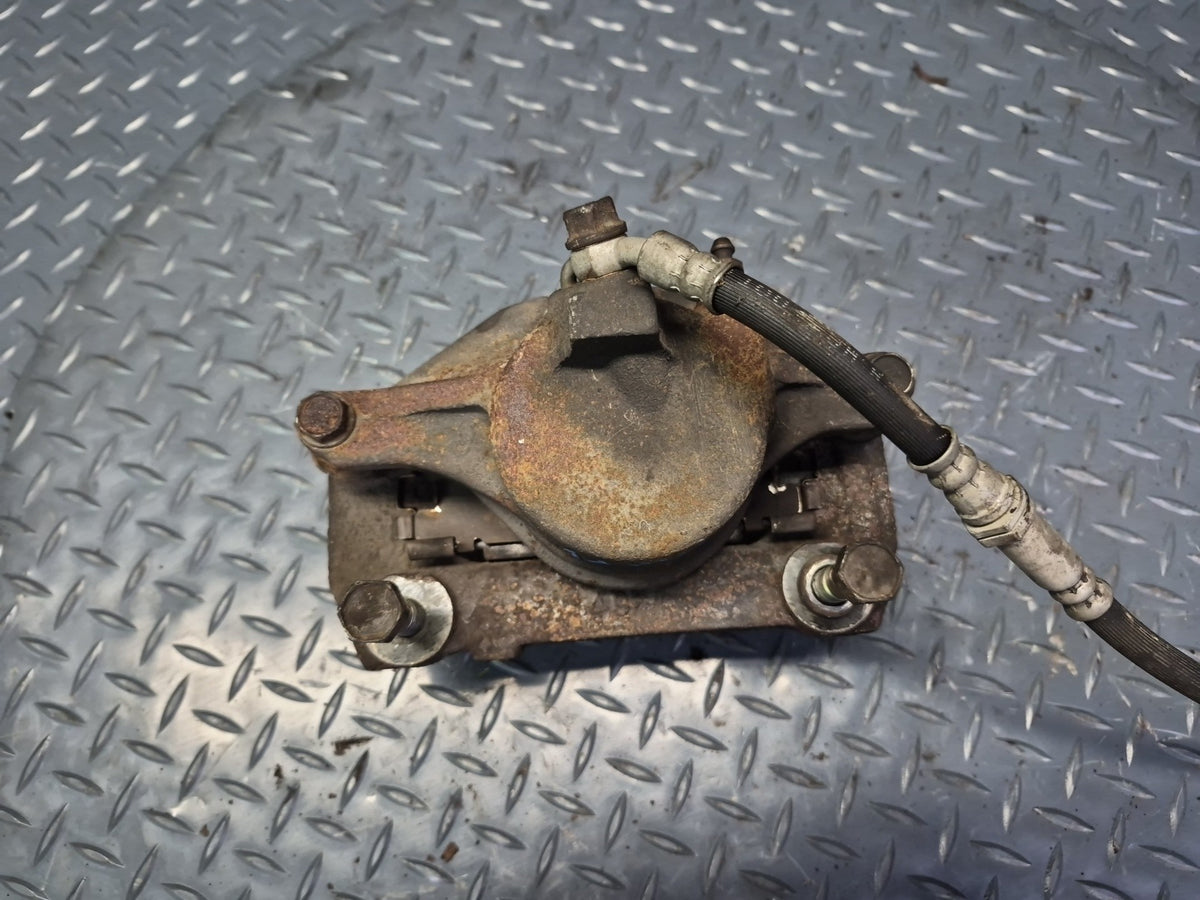 93-96 Toyota Hiace KZH106W 4WD Set of 2 Front Left & Right Brake Caliper OEM
