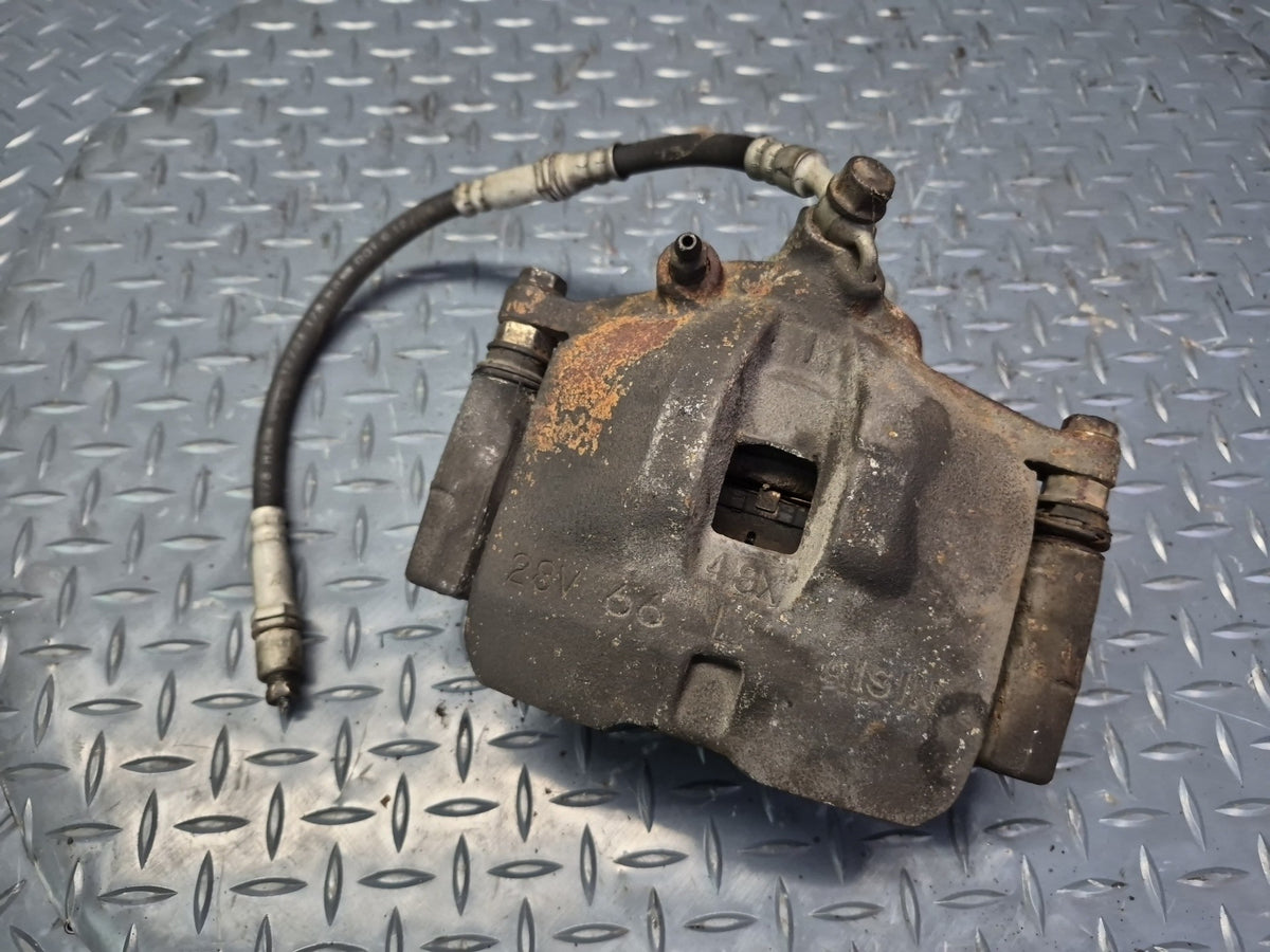 93-96 Toyota Hiace KZH106W 4WD Set of 2 Front Left & Right Brake Caliper OEM
