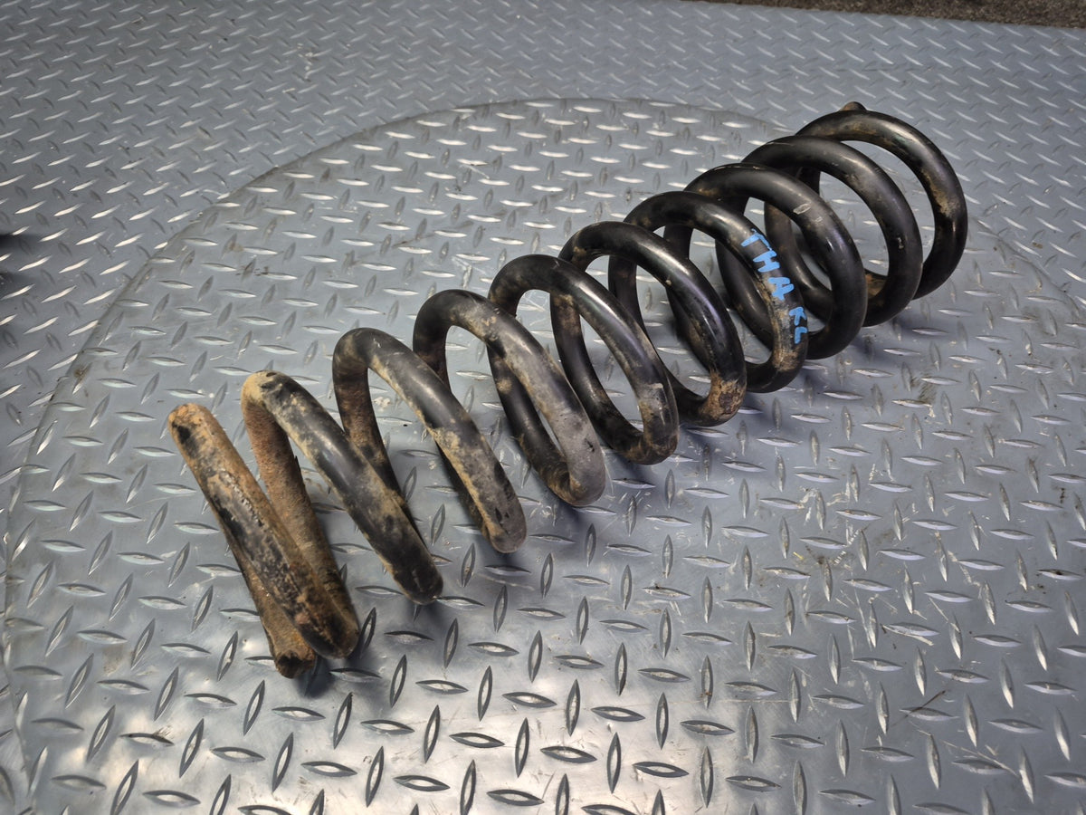 93-96 Toyota Hiace KZH106W 4WD Set of 2 Rear Left & Right Coil Spring OEM