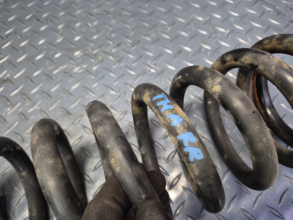 93-96 Toyota Hiace KZH106W 4WD Set of 2 Rear Left & Right Coil Spring OEM