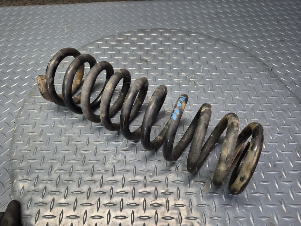 93-96 Toyota Hiace KZH106W 4WD Set of 2 Rear Left & Right Coil Spring OEM