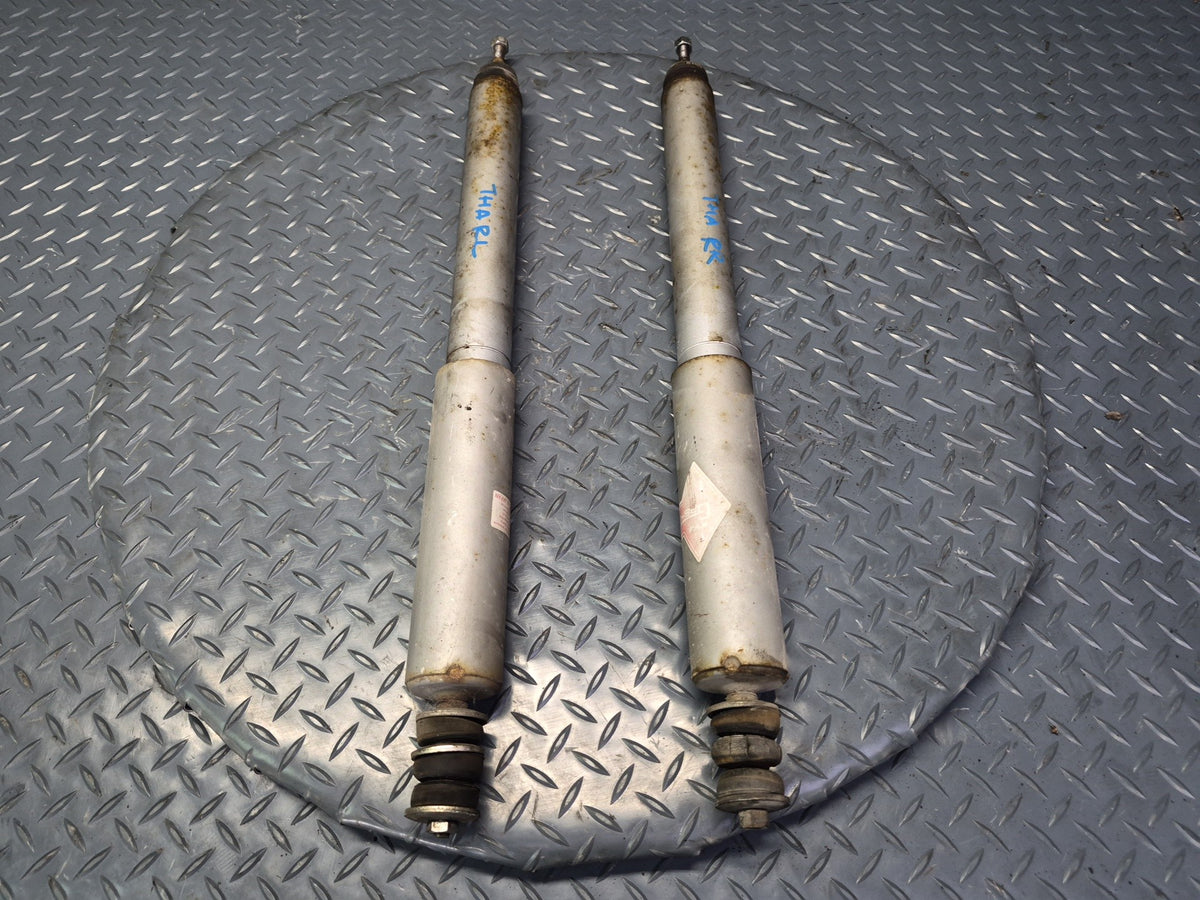 93-95 Toyota Hiace KZH106W 4WD Set of 2 Rear Strut Shock Absorber KYB Gas-a-just