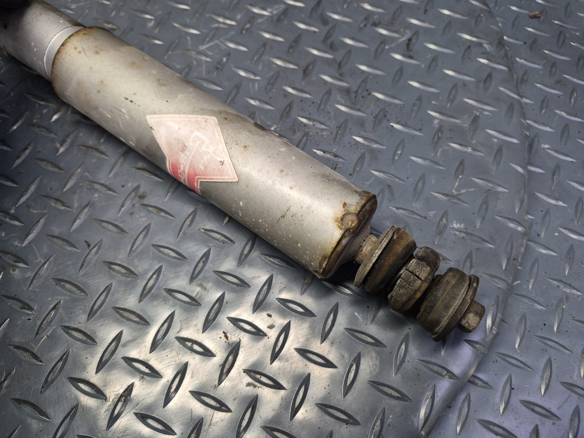 93-95 Toyota Hiace KZH106W 4WD Set of 2 Rear Strut Shock Absorber KYB Gas-a-just