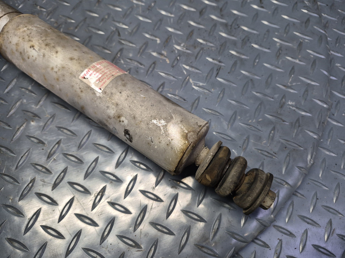 93-95 Toyota Hiace KZH106W 4WD Set of 2 Rear Strut Shock Absorber KYB Gas-a-just