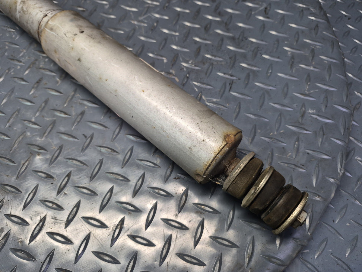 93-95 Toyota Hiace KZH106W 4WD Set of 2 Rear Strut Shock Absorber KYB Gas-a-just