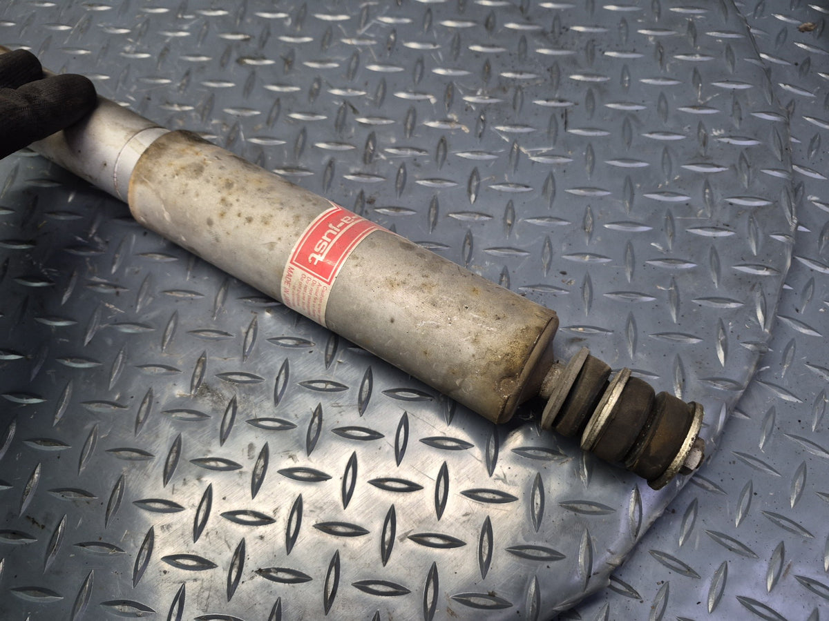 93-95 Toyota Hiace KZH106W 4WD Set of 2 Rear Strut Shock Absorber KYB Gas-a-just